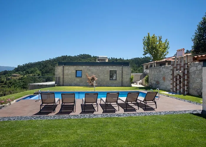 Casas De Tourim