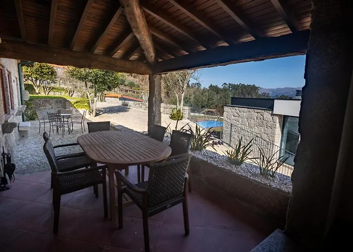 Casas De Tourim